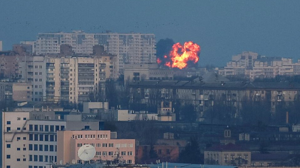 KIEV BAJO FUEGO