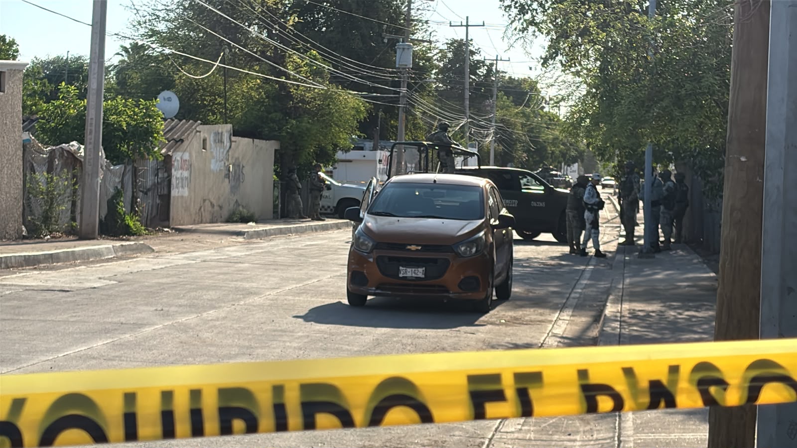 BALEAN A UN AUTOMOVILISTA EN LA COLONIA VICENTE LOMBARDO TOLEDANO EN CULIACÁN