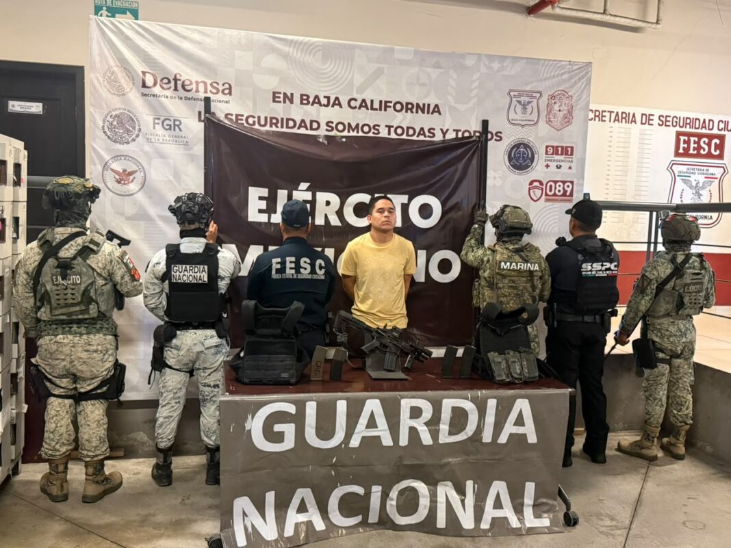 CAE PRESUNTO JEFE DE SICARIOS DE SAN ANTONIO DE LOS BUENOS; LE ASEGURAN ARMAS Y GRANADAS EN TIJUANA