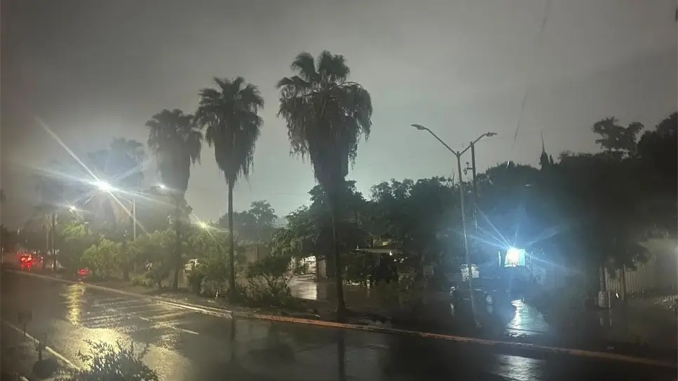 FUERTE LLUVIA REFRESCA A LOS MOCHIS DURANTE LA MADRUGADA DE ESTE MARTES
