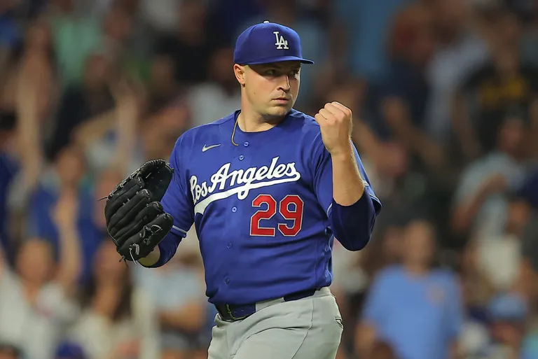 MLB: TARIK SKUBAL DEBUTA EN CASA CON LOS DODGERS ANTE KANSAS CITY