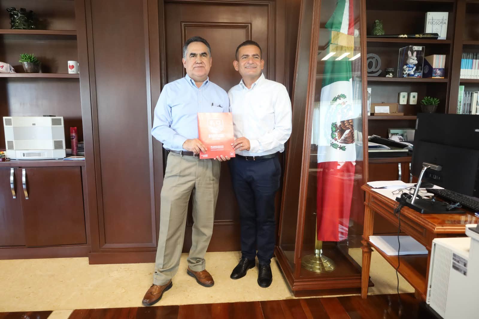 EL RECTOR JESÚS MADUEÑA Y EL ALCALDE DE NAVOLATO, JORGE BOJÓRQUEZ, FORMALIZAN DONACIÓN DE TERRENO PARA CONSTRUIR UNA PREPARATORIA DE LA UAS EN VILLA JUÁREZ