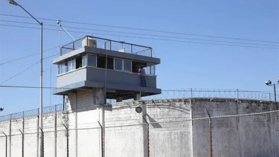 LOCALIZAN A HOMBRE SIN VIDA DENTRO DEL PENAL EN MAZATLÁN
